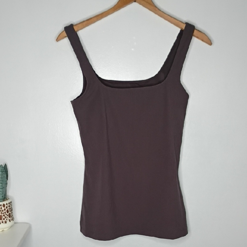 Alo Yoga Ribbed Minimalist Tank in the color Espresso size XS